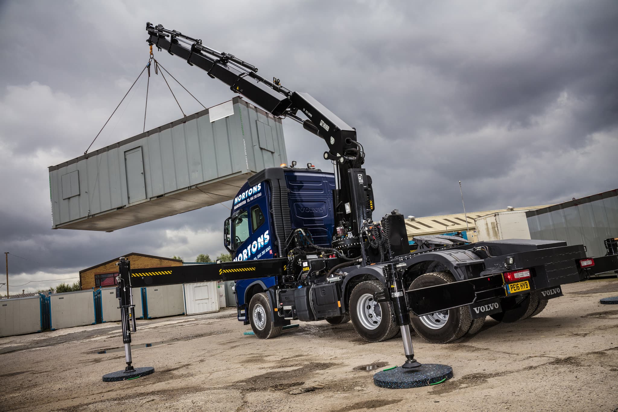 Nortons Hiab Services Put Volvo Fh Into Service Heavytorque