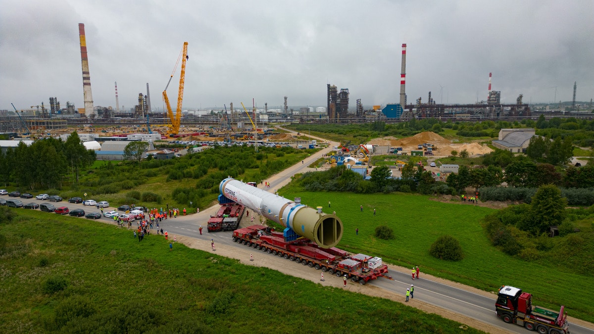 Record-Breaking Reactor Installation for Lithuanian Refinery