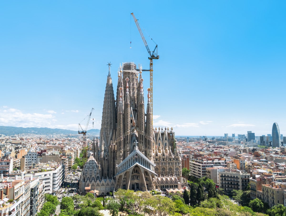 Liebherr Assist with Basilica Sagrada Familiar Construction