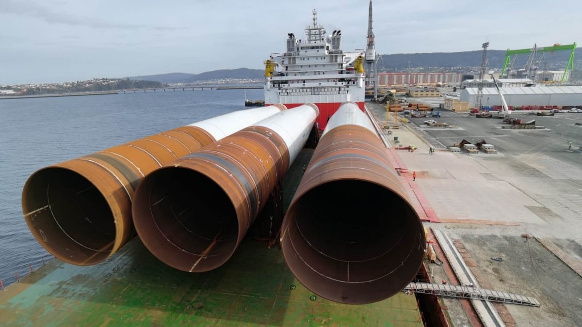 Mammoet Ready 14 XXL Monopiles for Installation