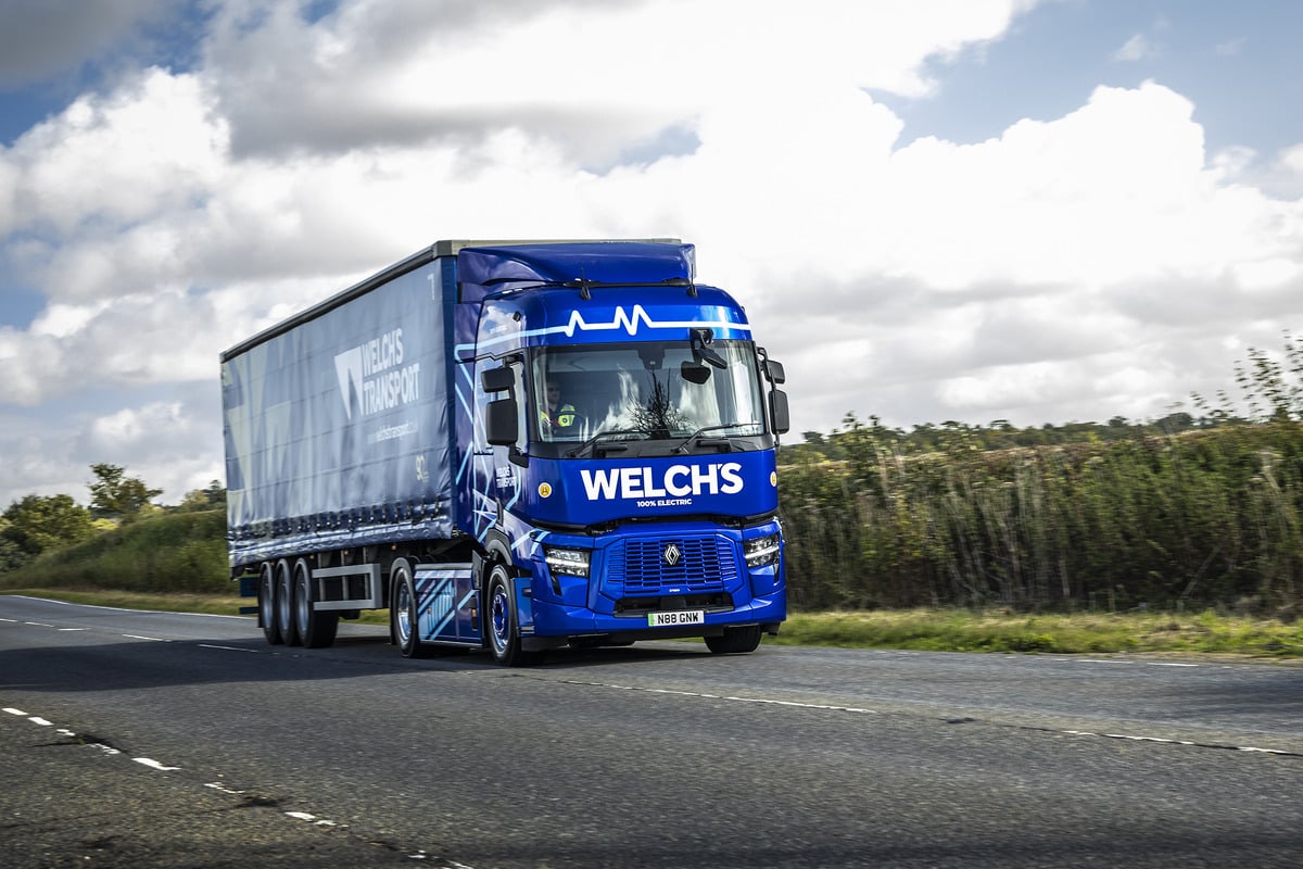 First Renault  E-Tech T in UK Operation