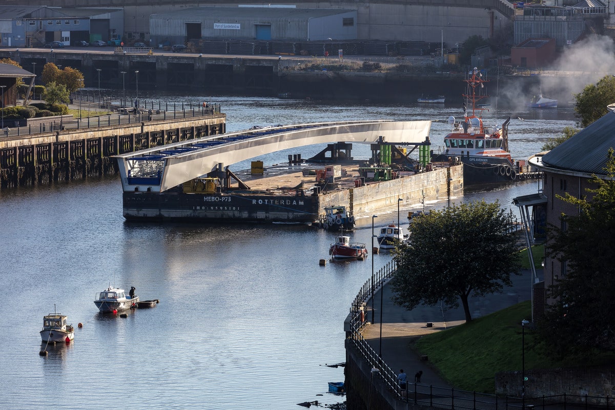 Mammoet on Schedule with the New Wear Footbridge