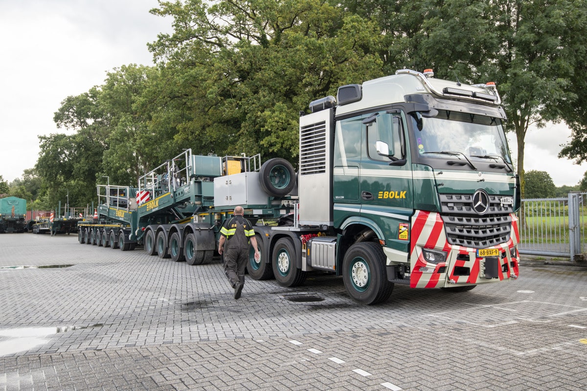 Two Heavyweights for Bolk Transport