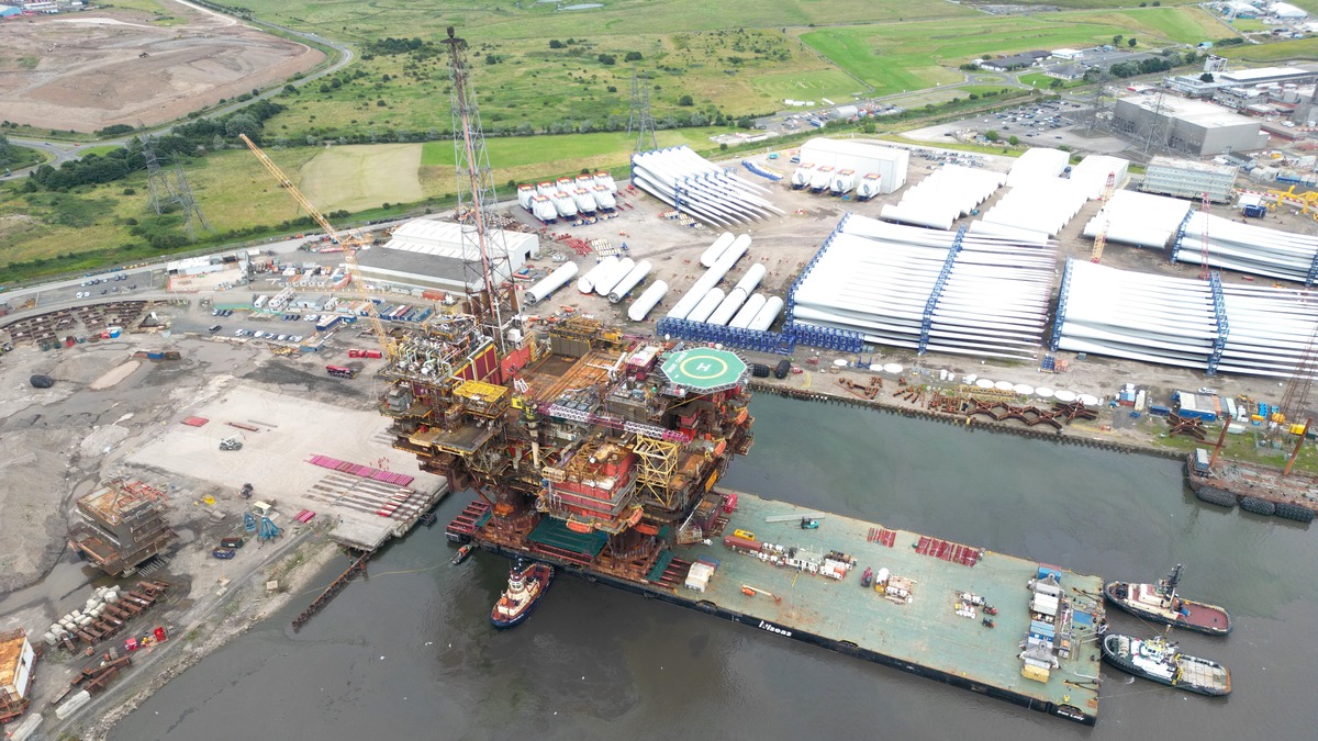 Topside Load-In for Brent Field Decommissioning Project